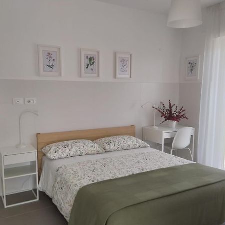 Sea Wind Stanza Con Garage E Ascensore 폴리나노 아마레 외부 사진